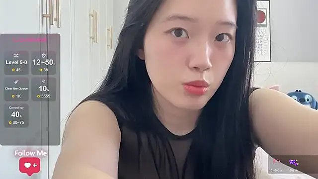 Snapshot of rose-u chatting on 04/19/26, 01:27 rose-u online show from 04/19/26, 01:27