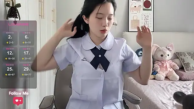 Snapshot of rose-u chatting on 05/11/26, 01:11 rose-u online show from 05/11/26, 01:11