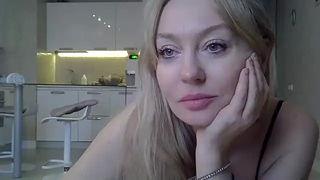 ZarinaSwift online show from 01/14/25, 04:36