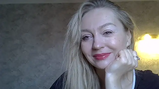 ZarinaSwift online show from 10/28/25, 05:00