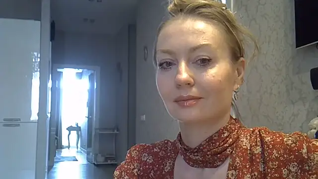 Snapshot of ZarinaSwift chatting on 05/30/26, 06:32 ZarinaSwift online show from 05/30/26, 06:32