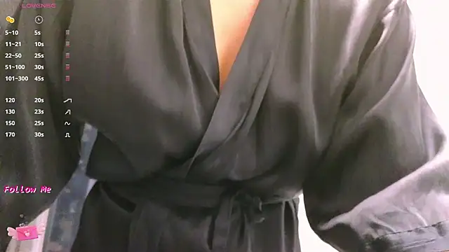 Snapshot of LaraSkinny chatting on 06/10/26, 01:10 LaraSkinny online show from 06/10/26, 01:10