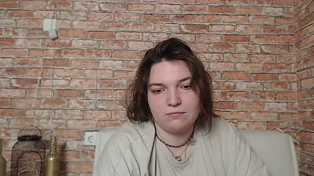 Amelia Kiss  online show from 02/04/25, 12:51