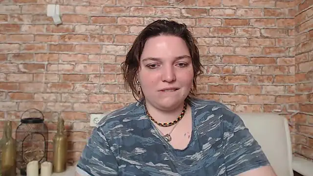 Amelia Kiss  online show from 02/21/25, 03:45