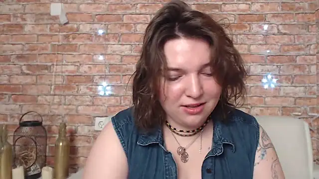 Amelia Kiss  online show from 03/20/25, 12:51