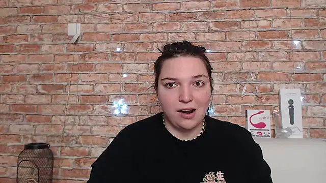 Amelia Kiss  online show from 09/19/25, 12:34