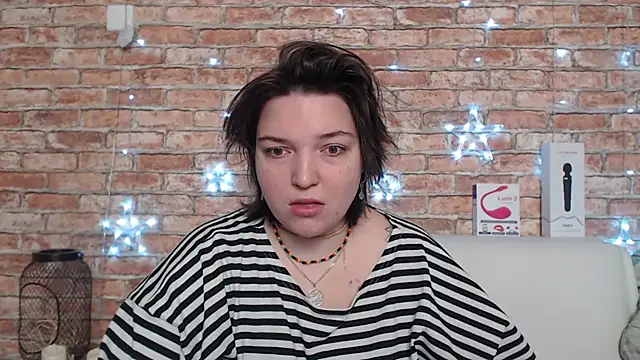 Amelia Kiss  online show from 09/24/25, 12:36