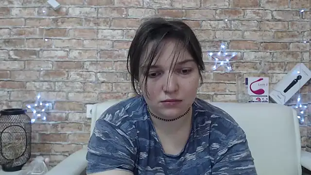 Amelia Kiss  online show from 04/14/26, 01:00