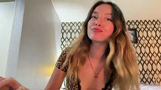 SirenaBelle online show from 02/25/25, 12:24