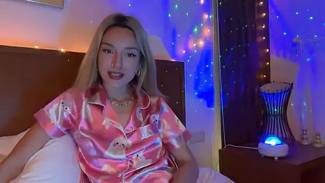 SirenaBelle online show from 11/22/25, 12:42