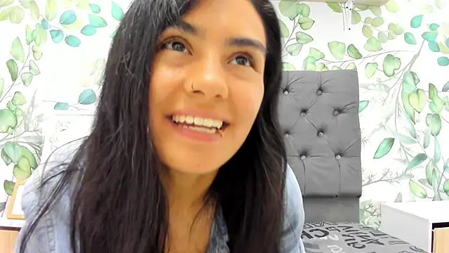 atilanadiaz7 online show from 03/18/25, 07:42