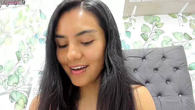 atilanadiaz7 online show from 12/13/25, 07:53