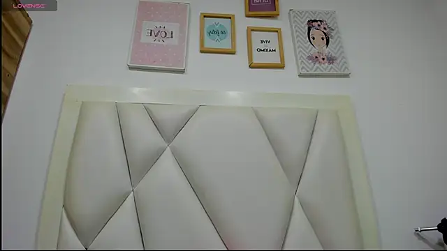 atilanadiaz7 online show from 04/09/26, 05:40