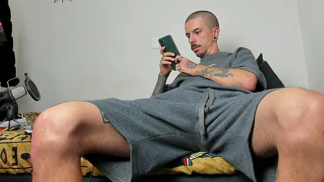 Aaron BigDickxxx online show from 03/10/26, 09:14