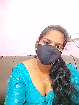 Snapshot of melina214 chatting on 07/11/26, 12:41 melina214 online show from 07/11/26, 12:41