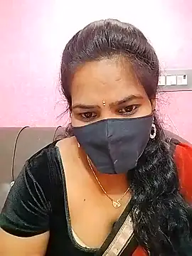 Snapshot of melina214 chatting on 07/13/26, 04:04 melina214 online show from 07/13/26, 04:04