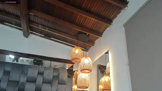 Snapshot of pamela-wells chatting on 01/17/26, 11:04 pamela-wells online show from 01/17/26, 11:04