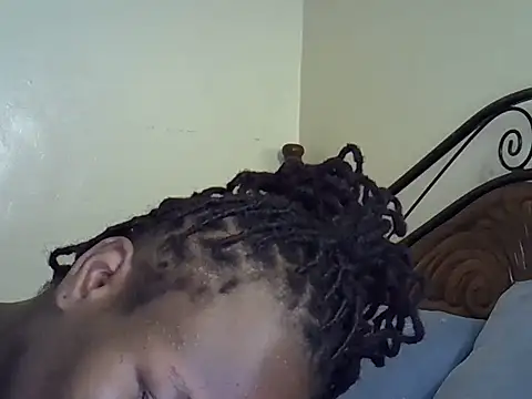 Snapshot of Sonnia_ chatting on 03/18/25, 04:37 Sonnia online show from 03/18/25, 04:37