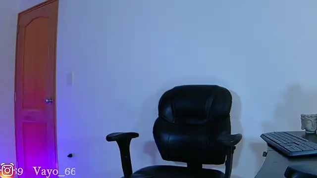 vayolett01 dakotta online show from 02/14/25, 10:14