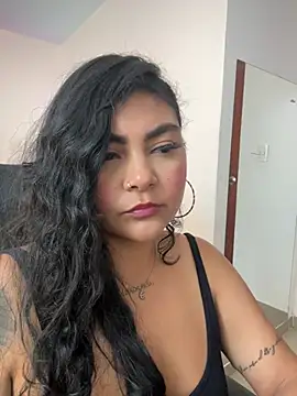 Juli Walker online show from 03/01/26, 04:20