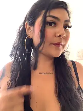 Juli Walker online show from 05/11/26, 02:56