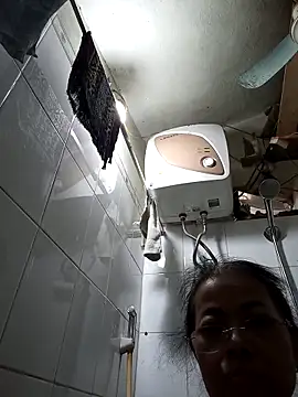 Hotestlove online show from 12/22/25, 02:30