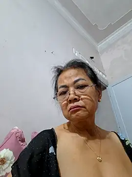 Hotestlove online show from 05/13/26, 10:38