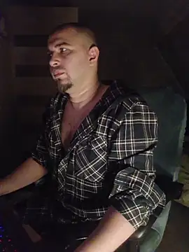 Foxyshaved online show from 11/17/25, 03:45