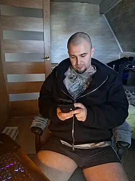 Snapshot of Foxyshaved chatting on 04/30/26, 04:08 Foxyshaved online show from 04/30/26, 04:08