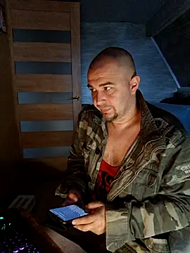 Snapshot of Foxyshaved chatting on 05/16/26, 05:15 Foxyshaved online show from 05/16/26, 05:15