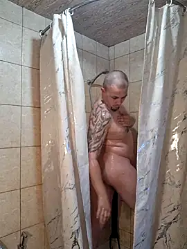 Snapshot of Foxyshaved chatting on 05/19/26, 06:31 Foxyshaved online show from 05/19/26, 06:31