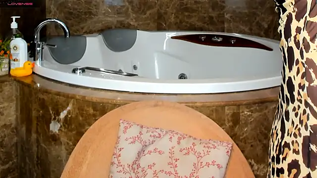 Snapshot of yourastral chatting on 02/15/25, 06:12 yourastral online show from 02/15/25, 06:12