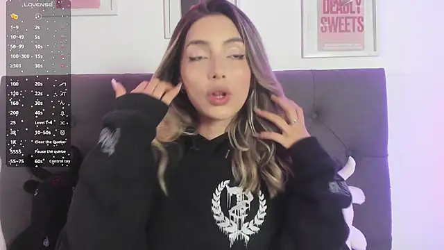 IsadoraGalle  online show from 04/13/26, 09:20