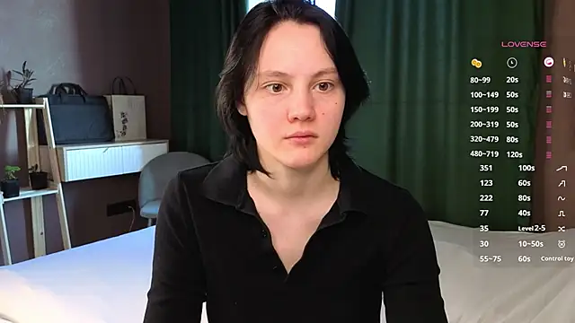 MaryCoopeer online show from 10/31/25, 05:08