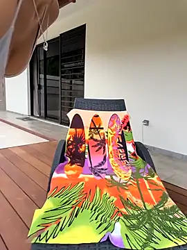 Snapshot of emma4xxx chatting on 02/07/25, 07:38 emma4xxx online show from 02/07/25, 07:38