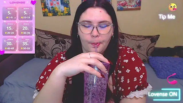 JuliaKeln online show from 05/13/26, 04:37