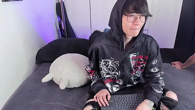 Aventure Twinks online show from 12/24/24, 02:33