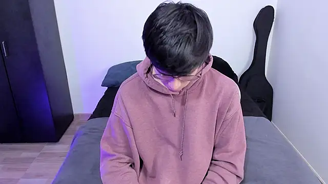 Aventure Twinks online show from 03/19/25, 08:11