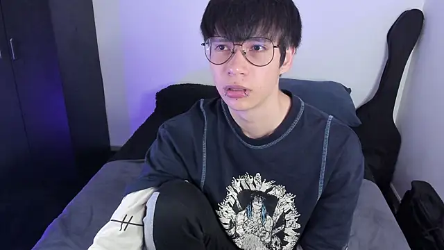 Aventure Twinks online show from 10/26/25, 03:23