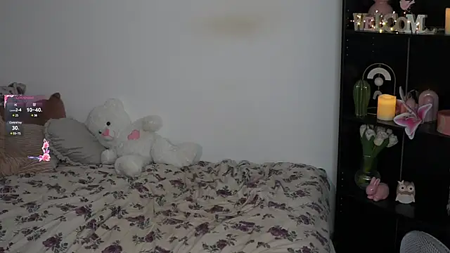 Nicolette  Shea  online show from 12/06/24, 06:17