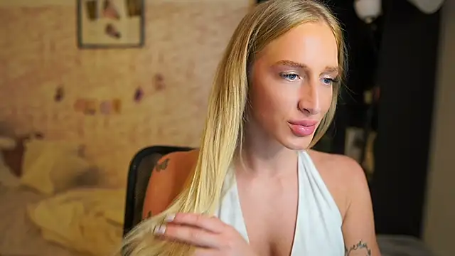 Nicolette  Shea  online show from 11/29/25, 02:53