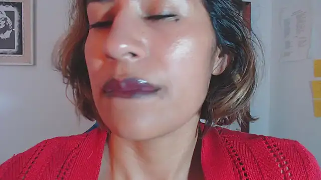 fantasty nylon online show from 12/10/24, 08:05