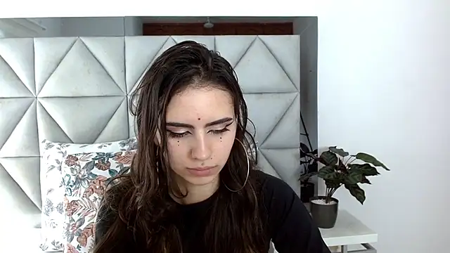 nina pons online show from 12/10/24, 08:27