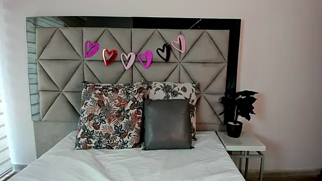 nina pons online show from 02/14/25, 09:53