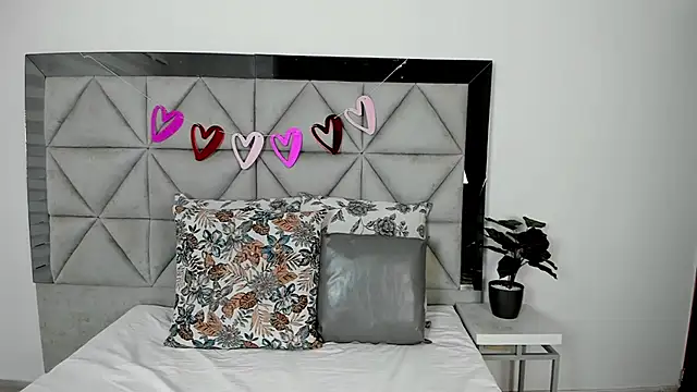 nina pons online show from 02/17/25, 09:52