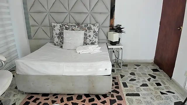 nina pons online show from 10/01/25, 07:53