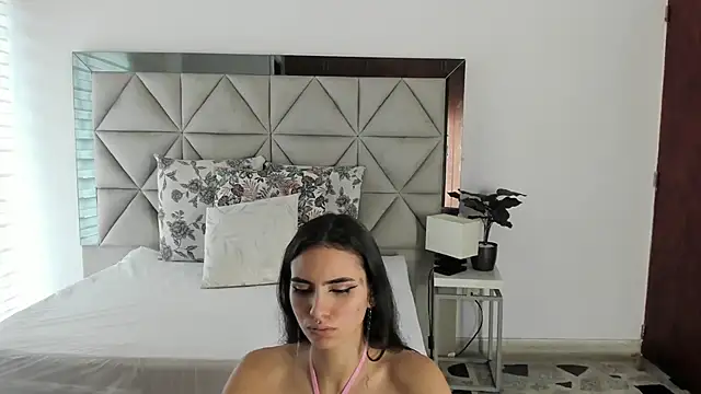 nina pons online show from 10/15/25, 08:20