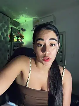 Snapshot of ZarahEvans chatting on 05/23/26, 06:34 ZarahEvans online show from 05/23/26, 06:34