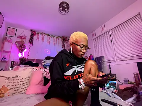 VixenCapri online show from 01/15/26, 11:08