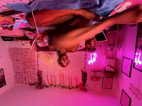 VixenCapri online show from 02/11/26, 09:47